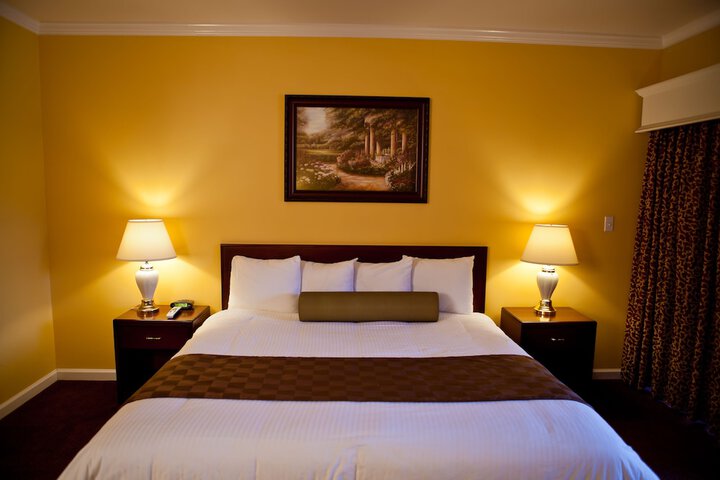Room 10 of 19