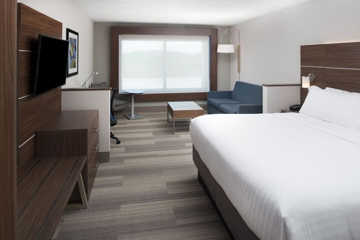 Room 16 of 36