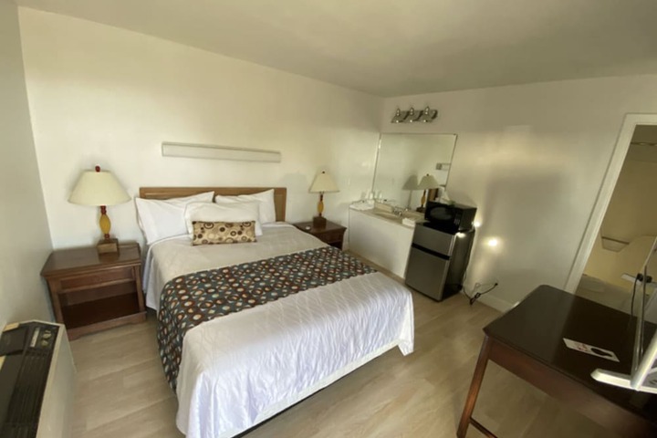 Room 6 of 7