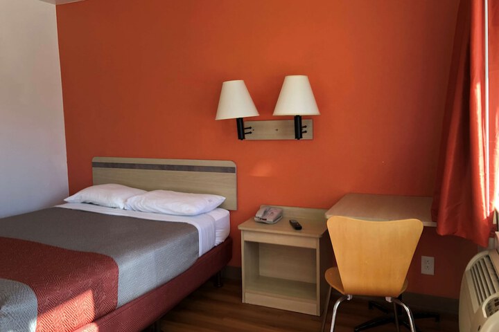 Room 15 of 27