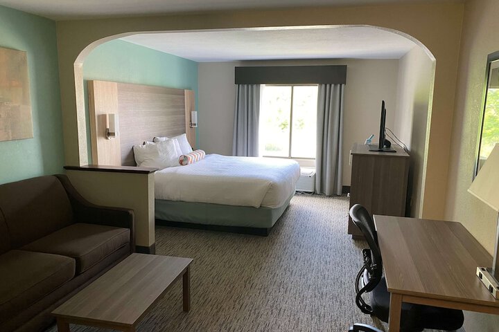 Room 7 of 10