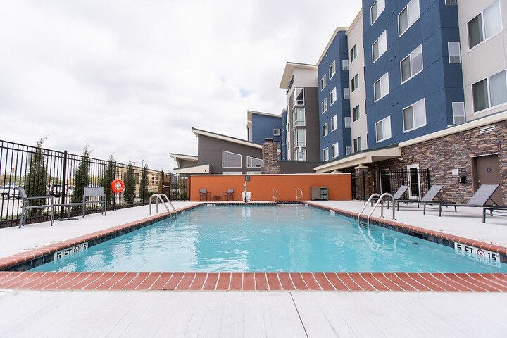 Pool 7 of 60