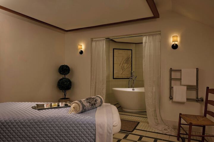 Williamsburg Lodge Autograph Collection