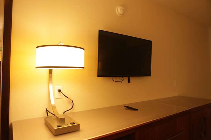 Room 25 of 38