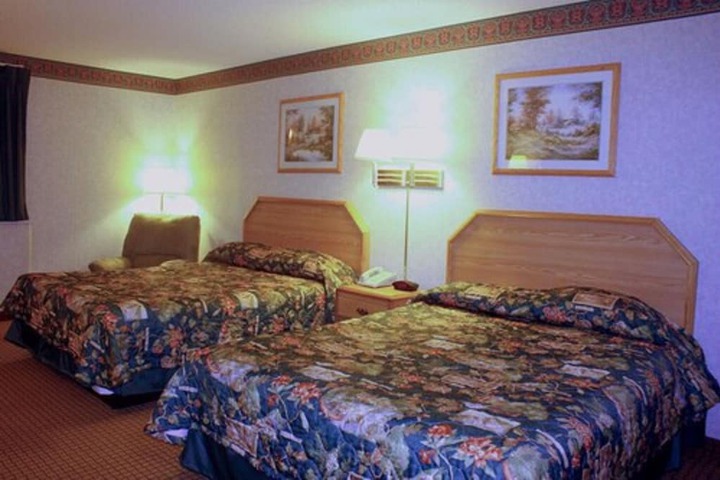 Room 12 of 16