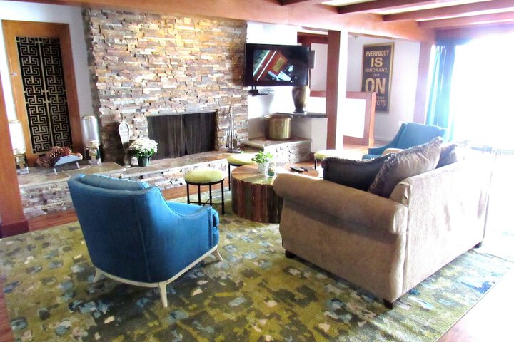 Hotel Interior 10 of 59