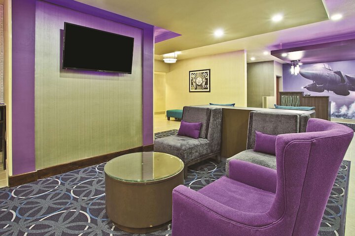 Hotel Interior 10 of 32