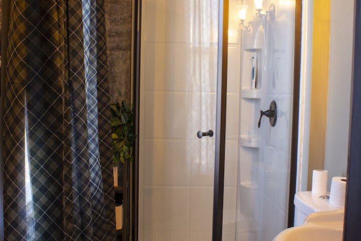 Room 25 of 33