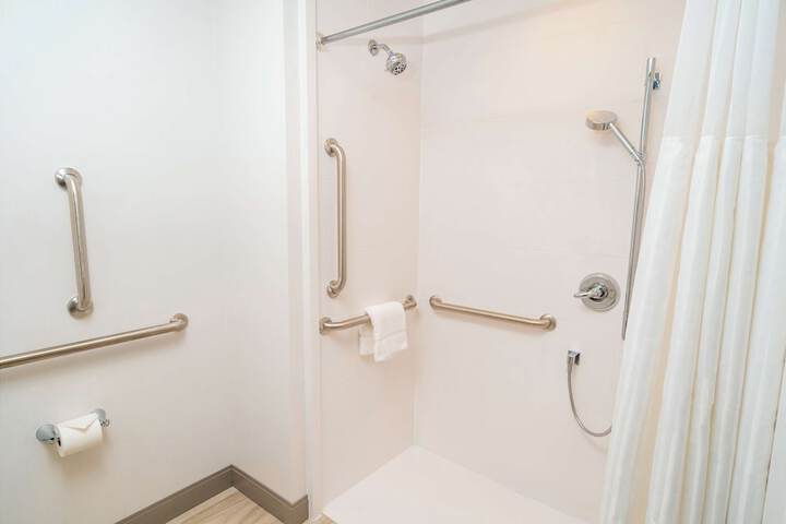 Room 42 of 68