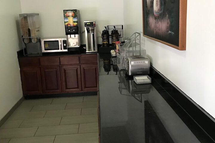 Breakfast/Coffee Service 29 of 32