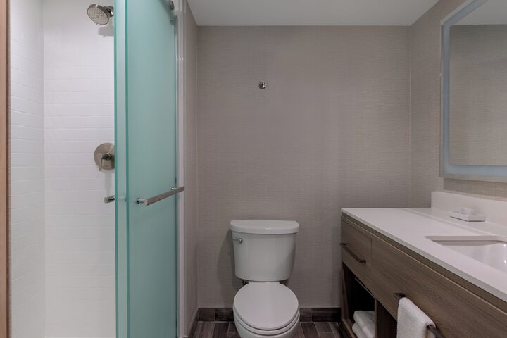 DoubleTree by Hilton Kingston