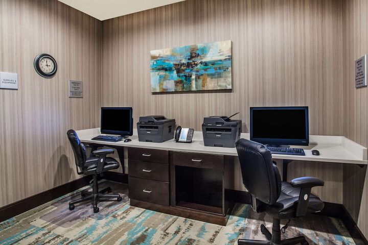 Business Center 43 of 43