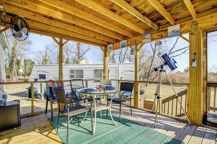 1 Mi to Boat Ramp: Peaceful Deal Island Home!
