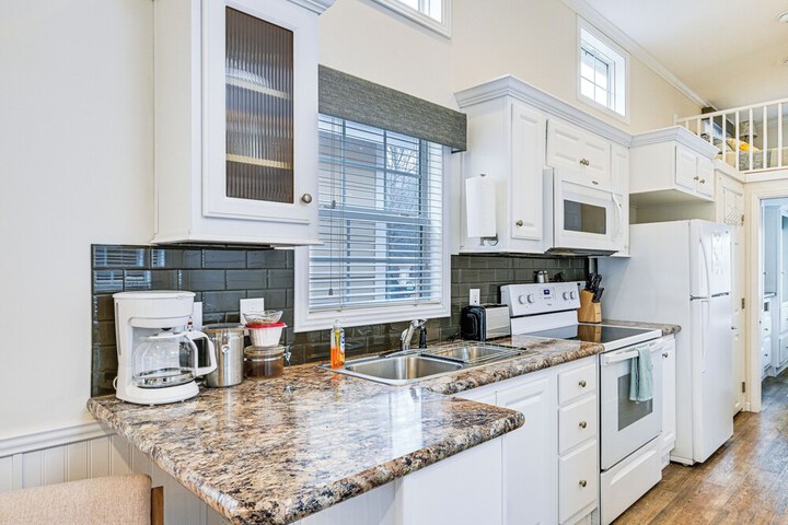 Community Perks + Views: Cozy Lake Norman Cottage