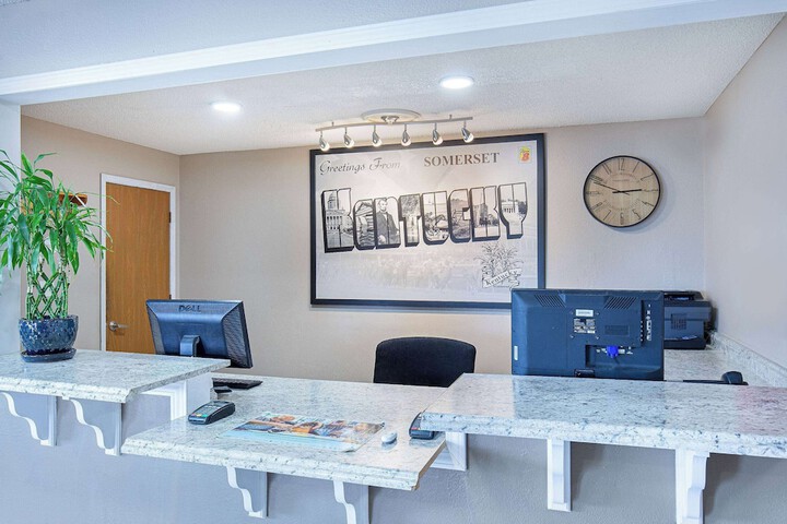 Super 8 by Wyndham Somerset