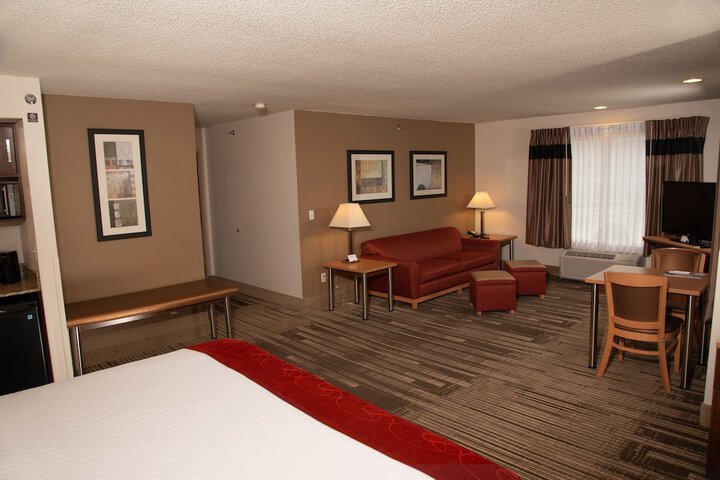 Northfield Inn Suites & Conference Center