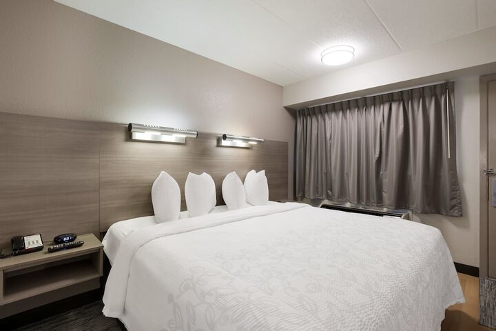 Room 26 of 29