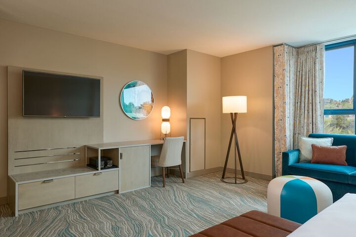 Room 33 of 79