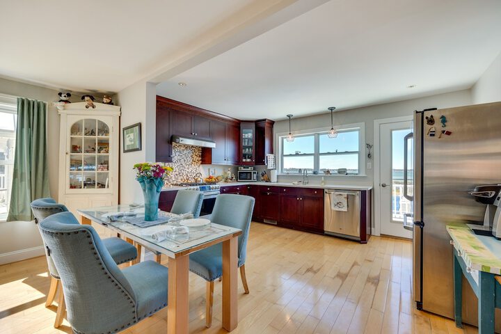 Welcoming Cottage w / Outdoor Pool & Water Views!