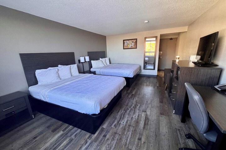 Room 9 of 23