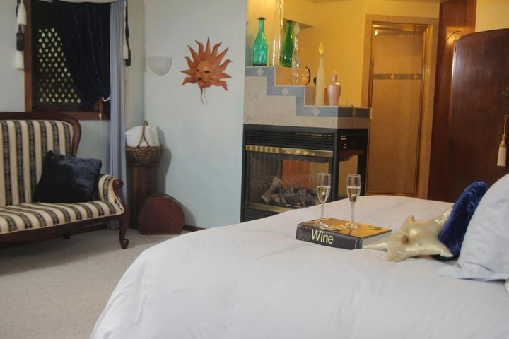 AVALON a LUXURY B AND B