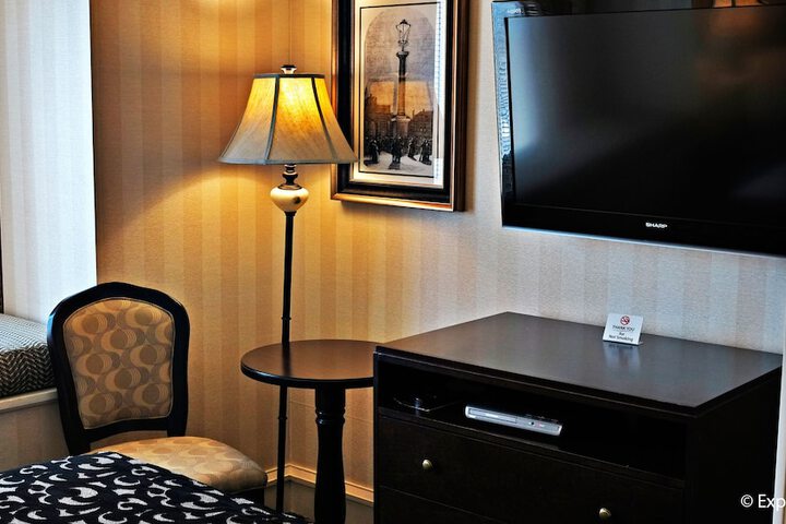 Room 17 of 82