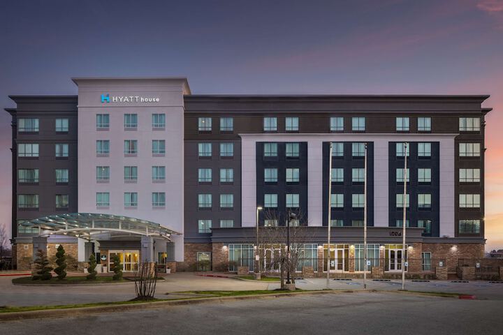 Hyatt House Bentonville / Rogers