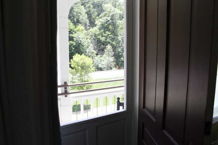 Room 125 of 185