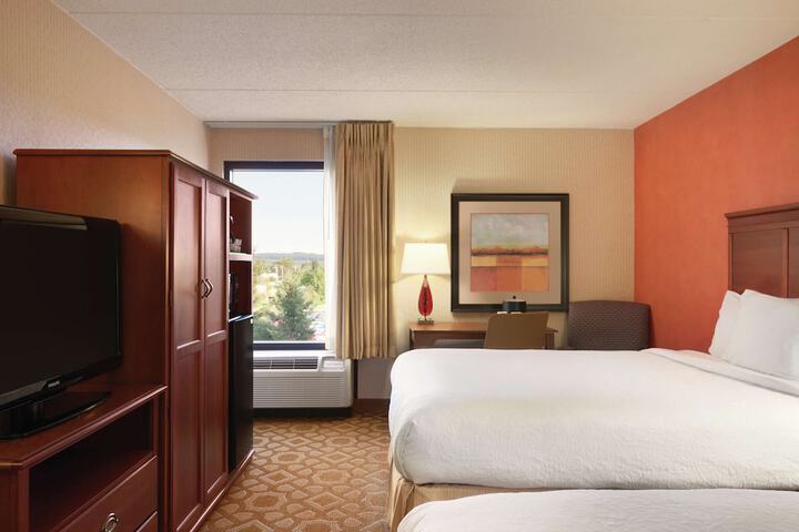 Room 13 of 27