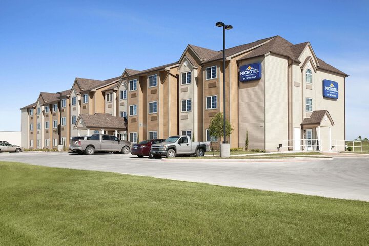 Microtel Inn & Suites by Wyndham Pleasanton