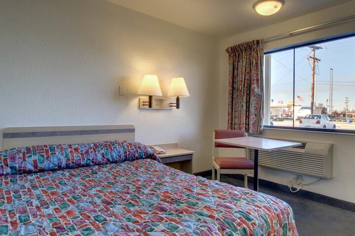 Room 22 of 35