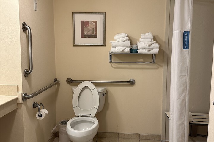 Room 53 of 104