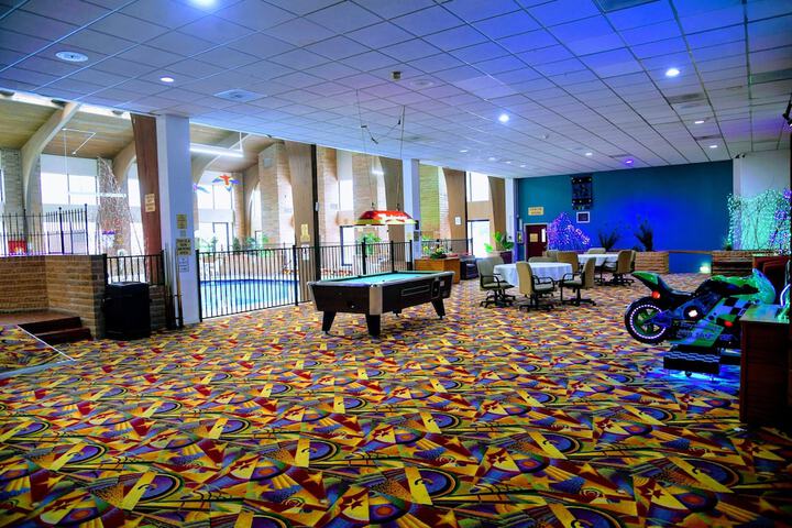 Ballroom/Hall 65 of 71