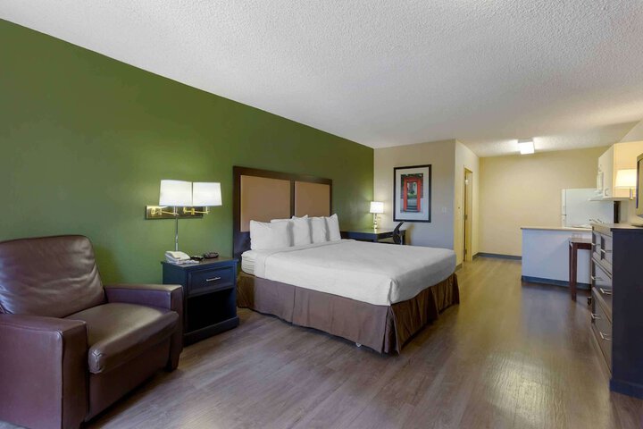 Room 16 of 24