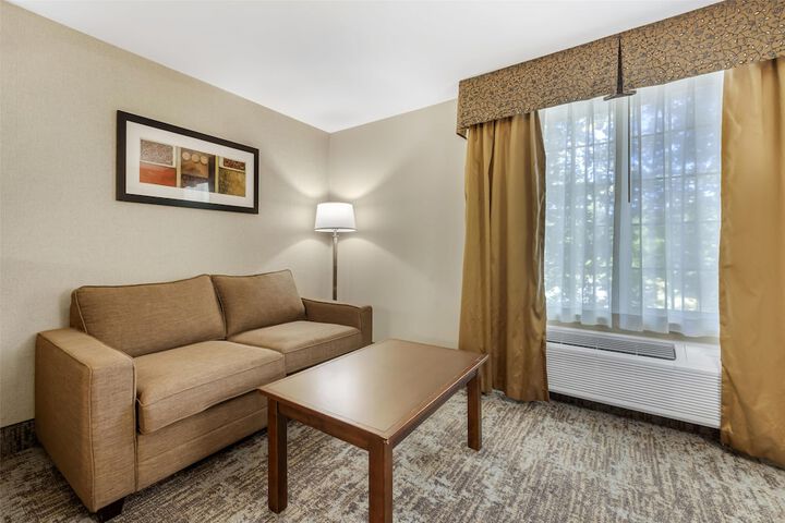 Best Western Plus Prairie Inn