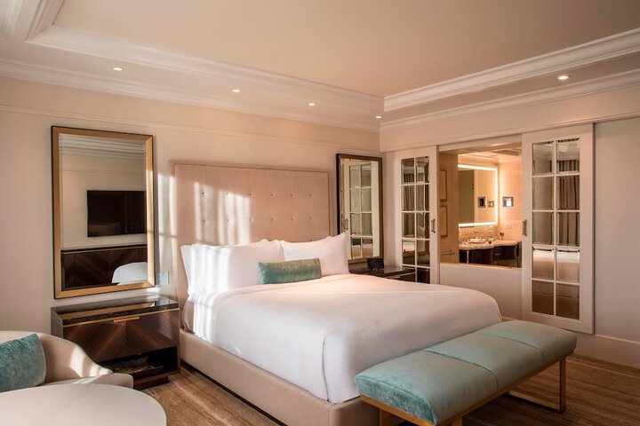 Room 51 of 115