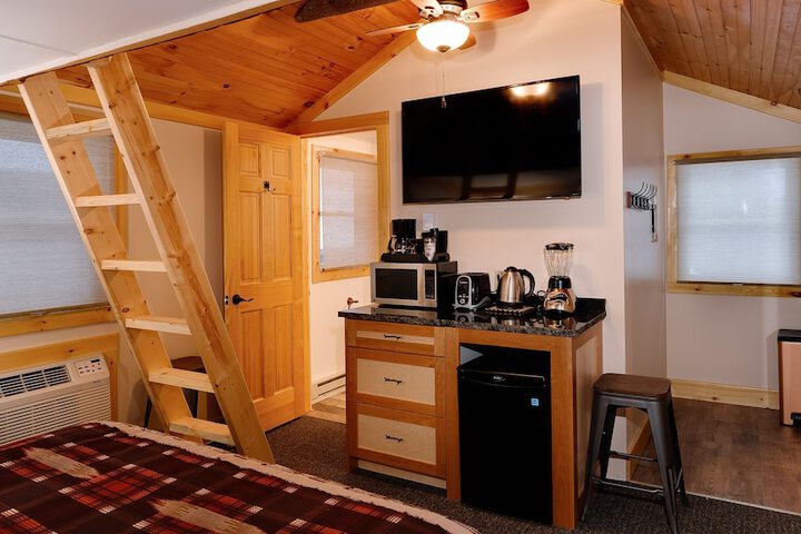 Room 26 of 153