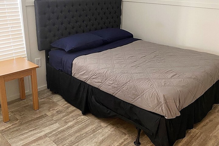 Room 8 of 17