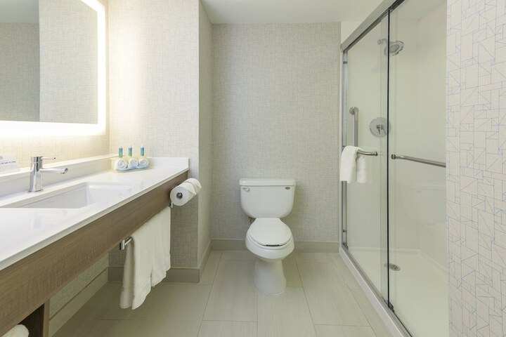 Holiday Inn Express & Suites North Bay by IHG