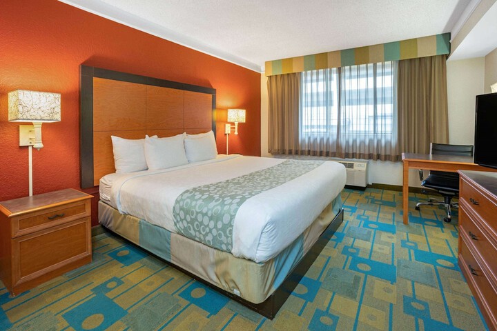 Room 21 of 28