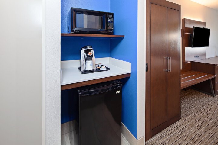 Holiday Inn Express & Suites Rancho Mirage - Palm Spgs Area by IHG