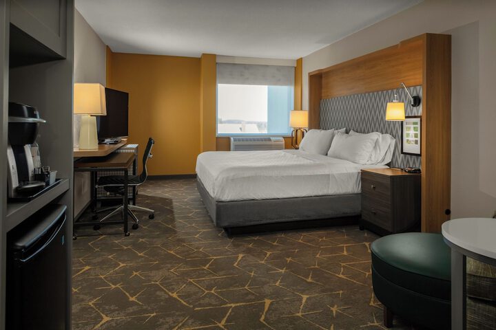 Room 14 of 35
