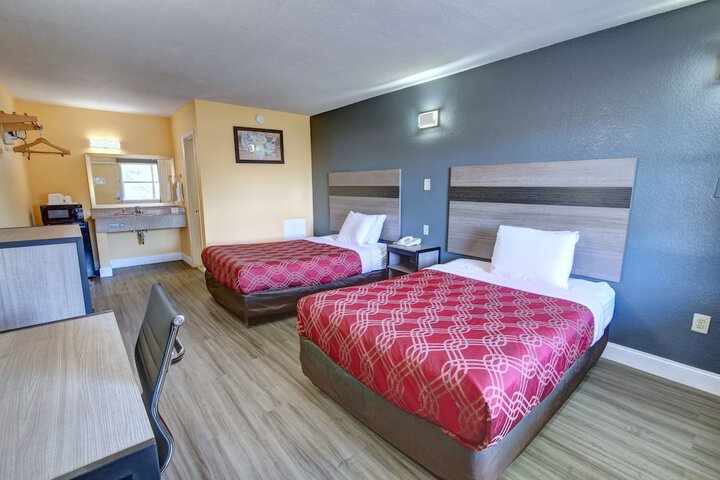 Room 13 of 22