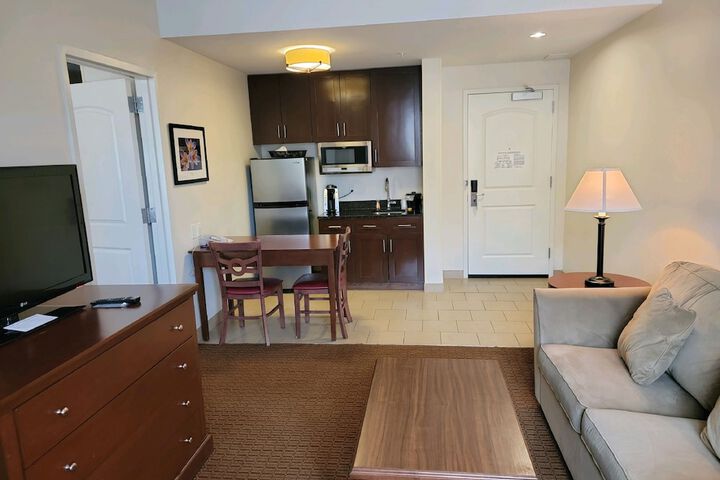 Room 11 of 72