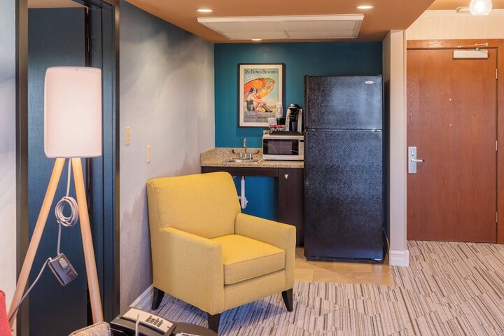 Room 27 of 36