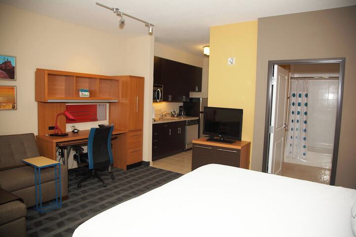 Room 17 of 27