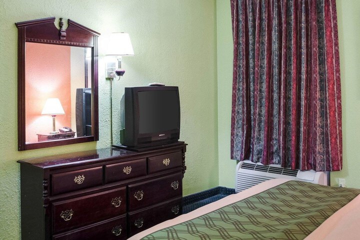 Econo Lodge Canton I-55