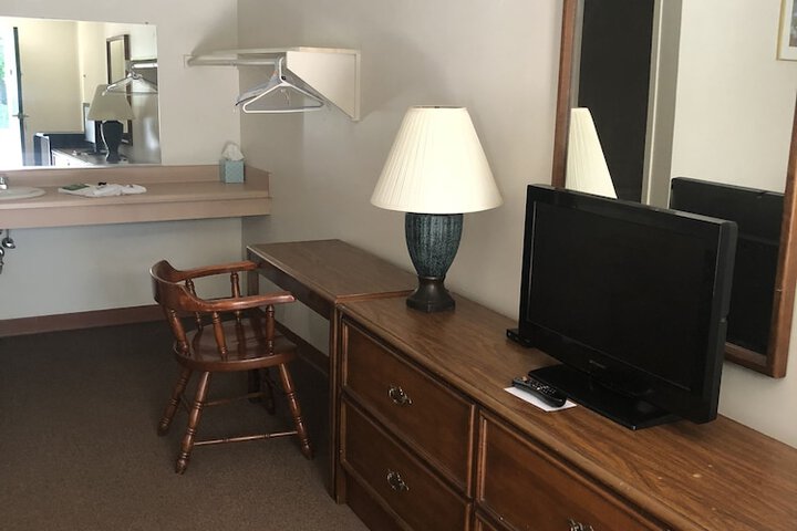 Room 6 of 7