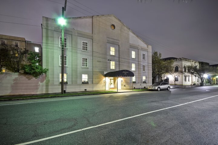 Hotel 10 of 51