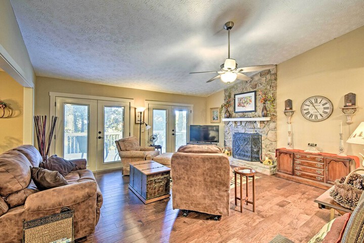 Comfy Jasper Getaway w / Community Amenities!